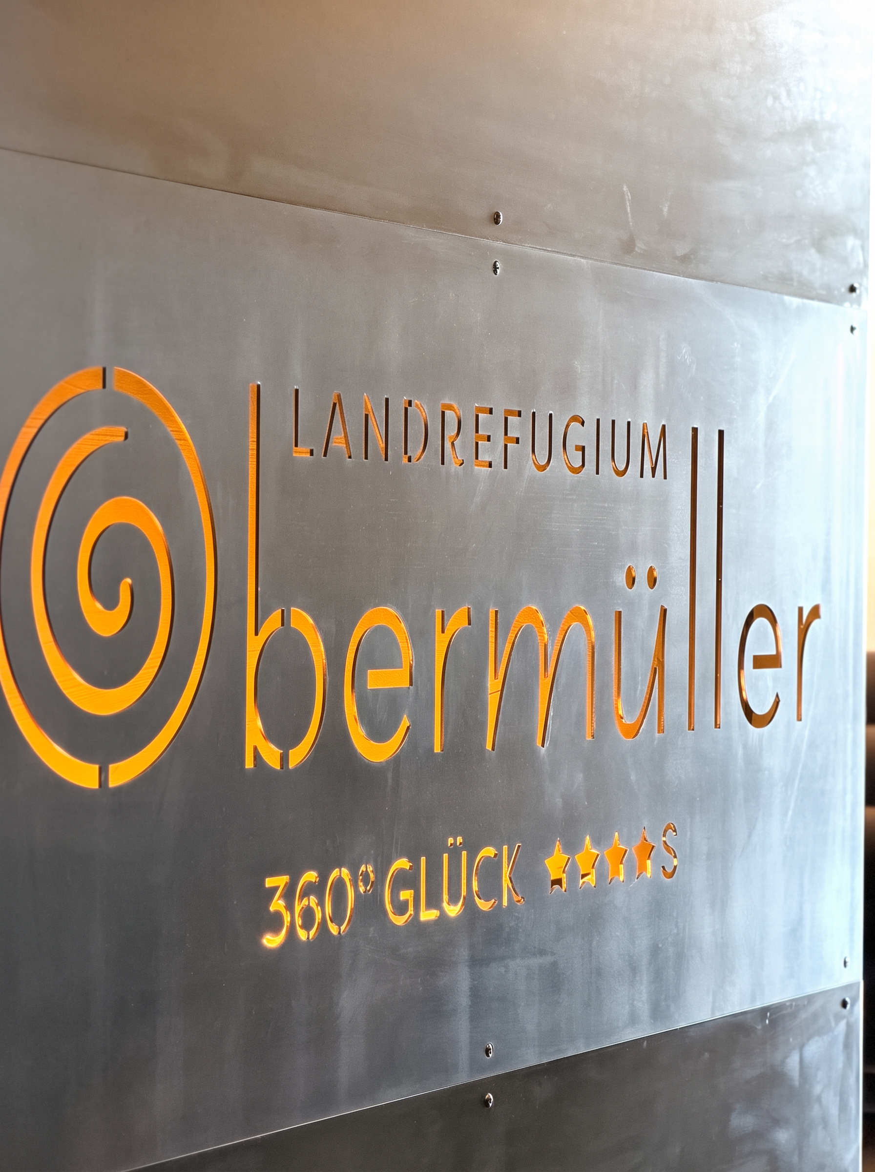 Schild des Landrefugium Obermüller